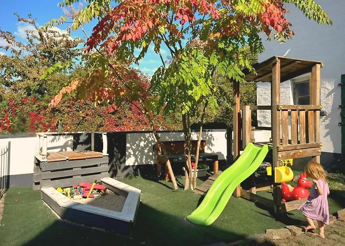 Hofgut Eveshausen Familienquartier Klassik 10-14 Gaeste Dommershausen